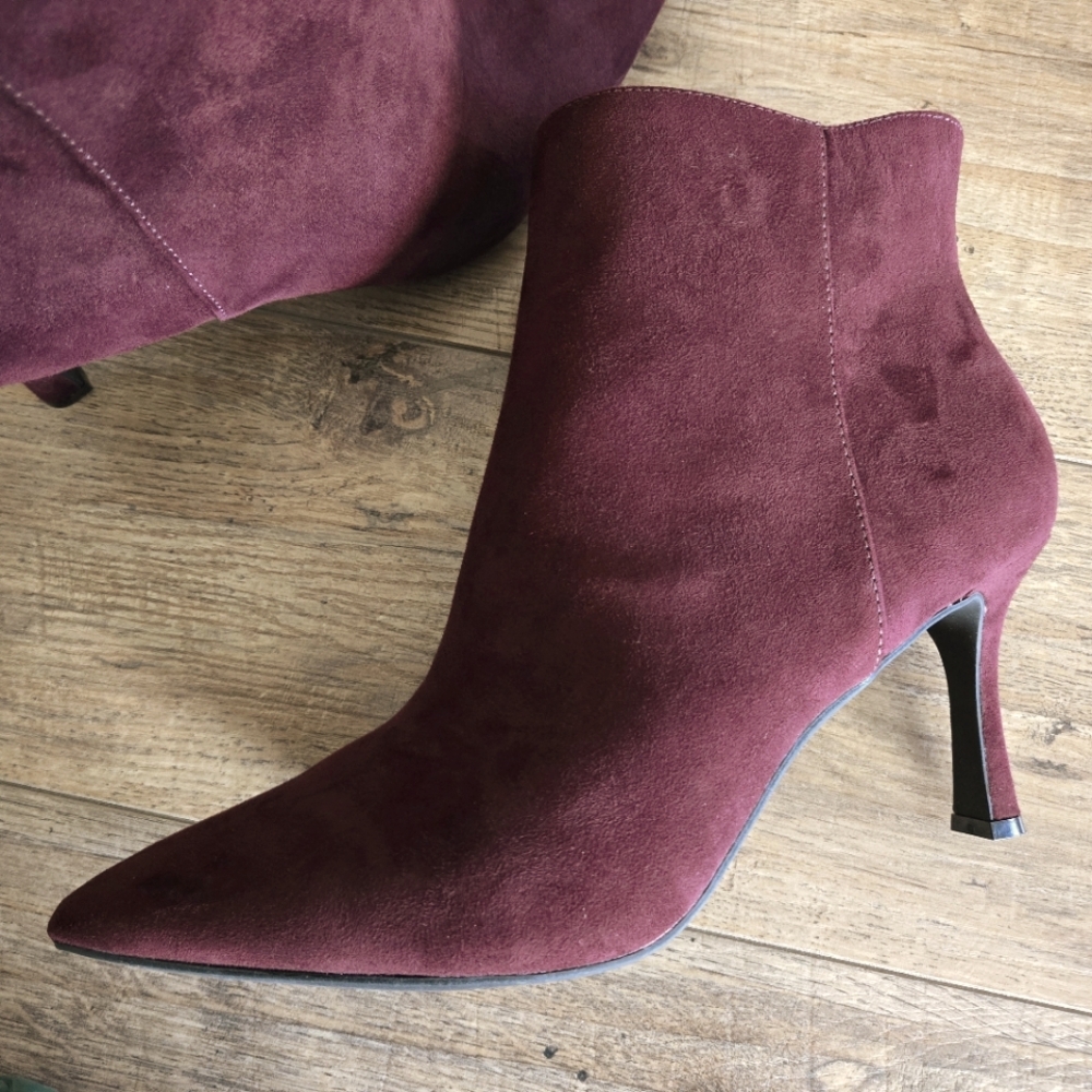 Kelly & Katie Deep Merlot Wine Microsuede Evia Booties Size 11